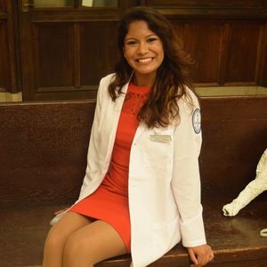 Meet your Posher, Adina